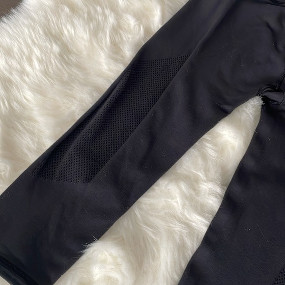 Lululemon 3/4 Reveal Leggings - Picture 1 of 5